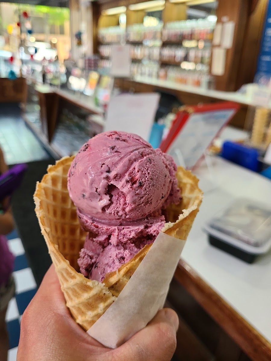 Goody's Bend — Handmade Chocolate, Popcorn, Ice Cream & Candy Photo 8