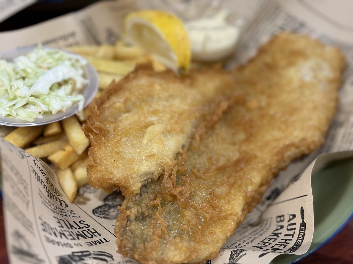 Kingfisher Fish & chips Photo 3