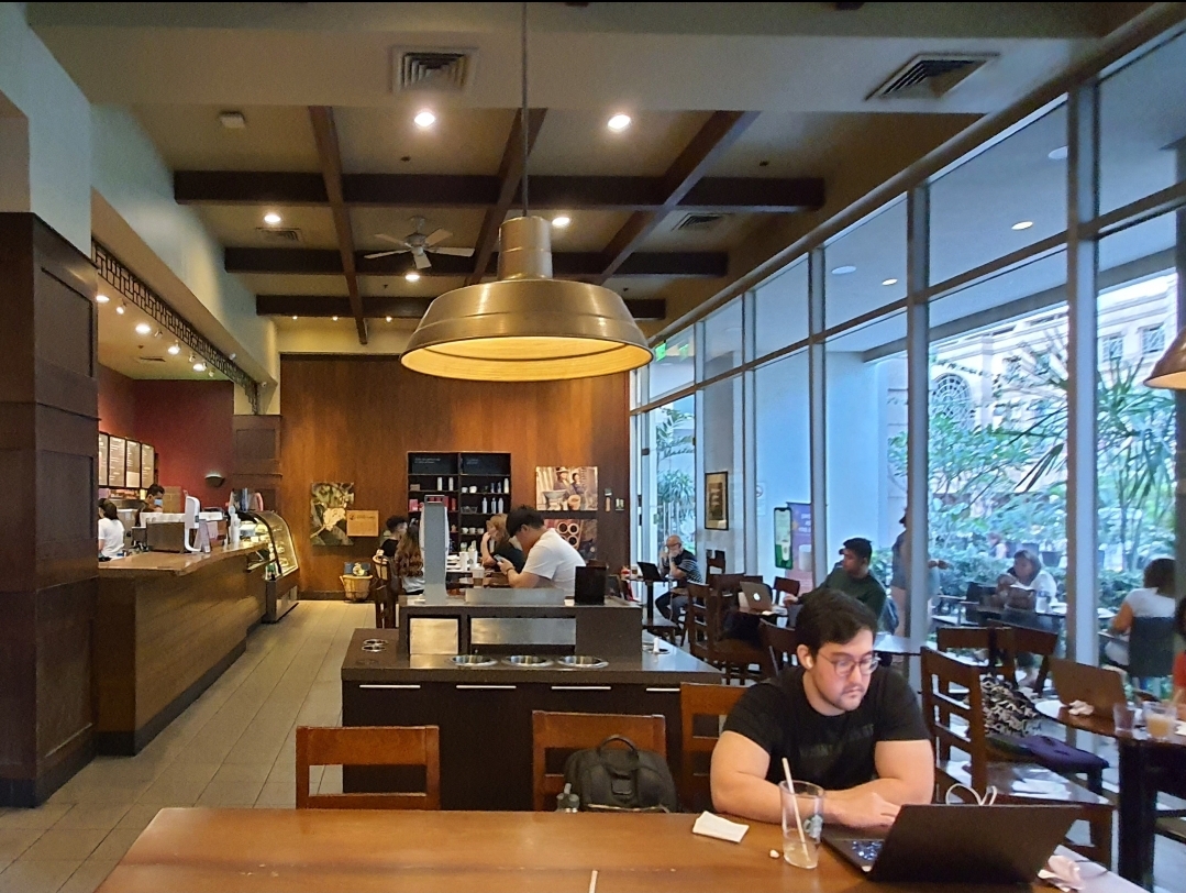 Starbucks 1880 Eastwood City Photo 6