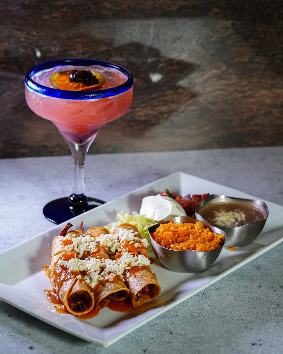 Takos Cantina Ranch Lake Blvd Photo 3