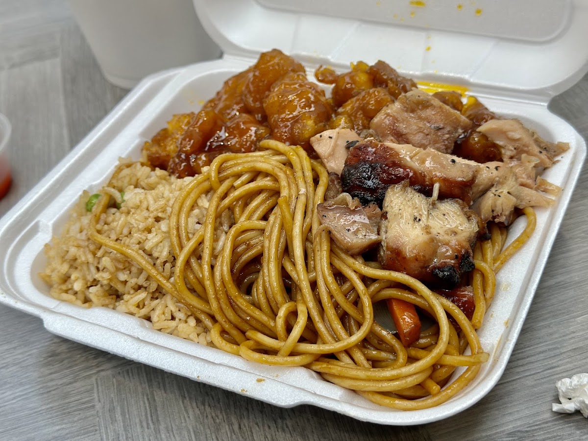 Famous Wok Photo 4