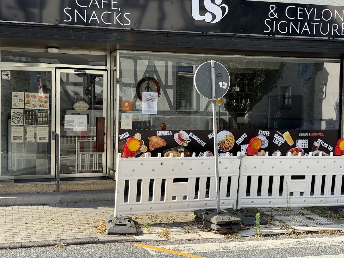 TS Café, Snacks & Ceylon Signature Photo 4