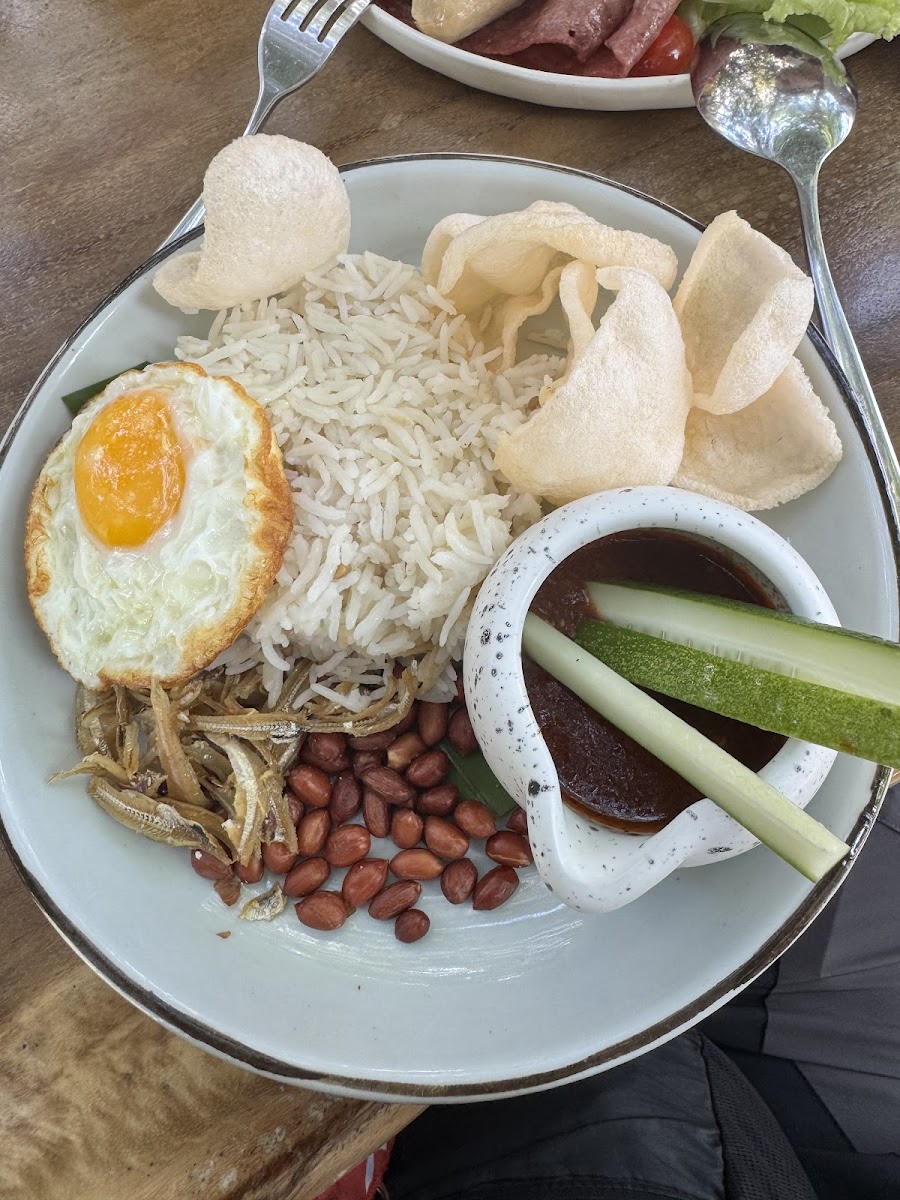 Golden Bamboo Cafe Photo 8