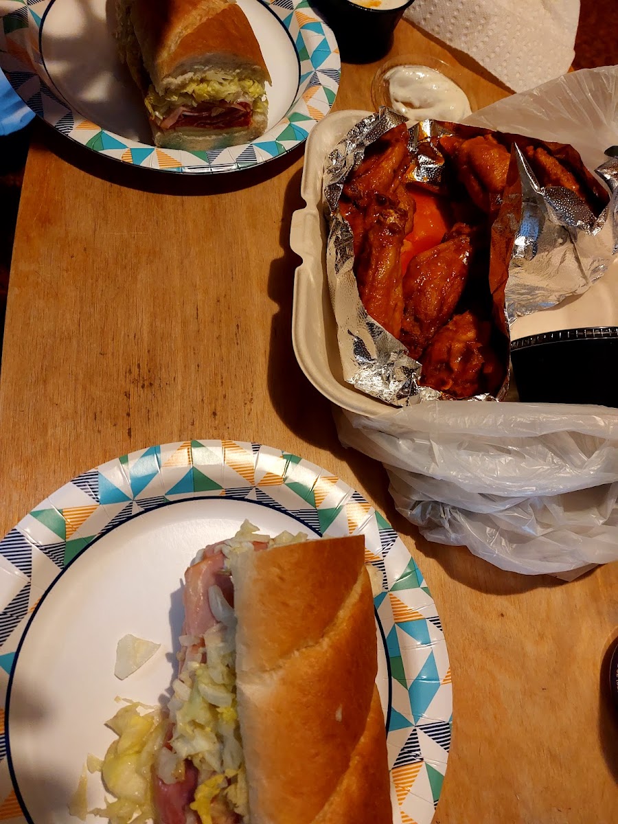 Deb's Lil Deli Photo 4