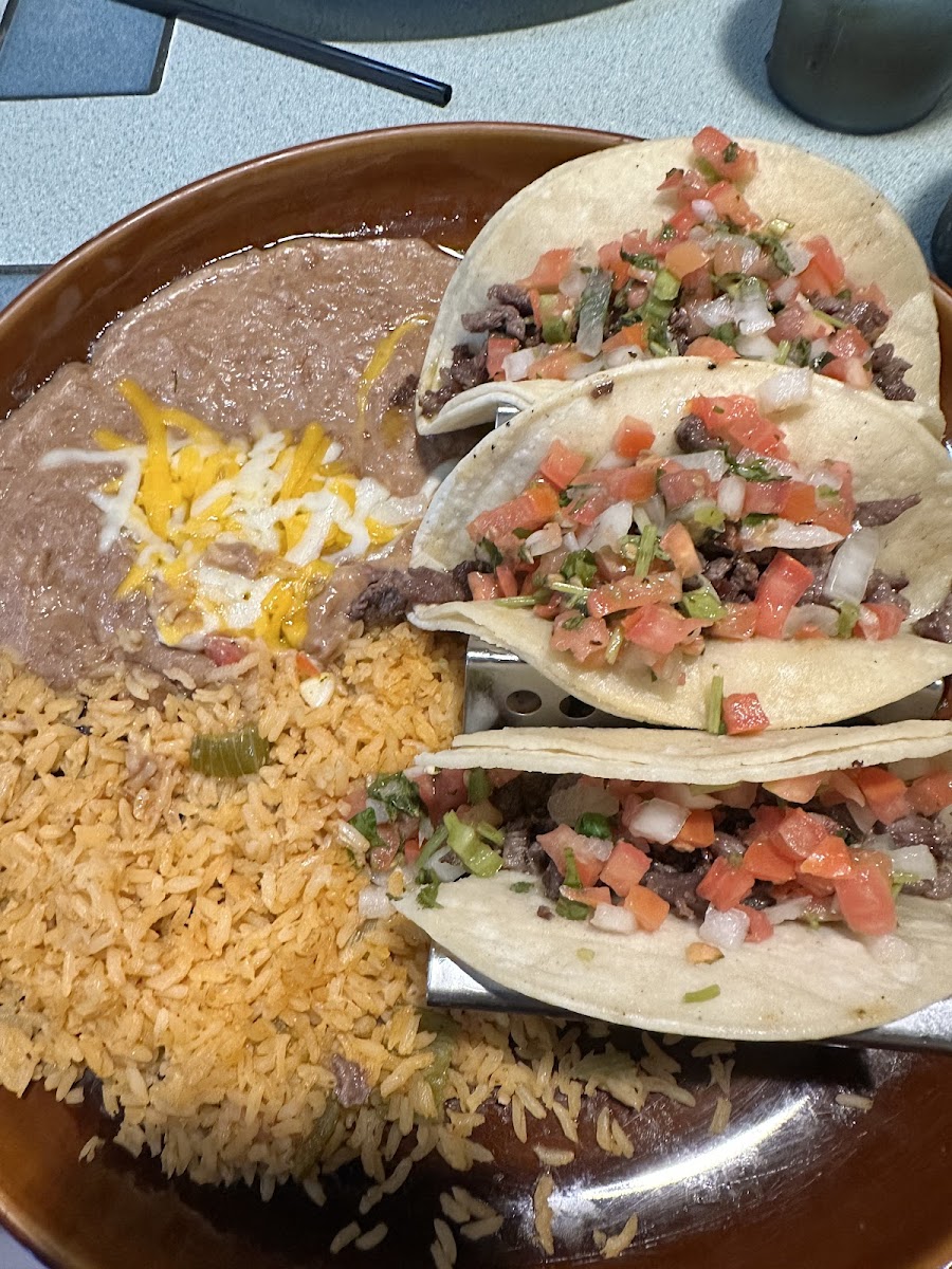 Armando's Mexican Restaurant Photo 3