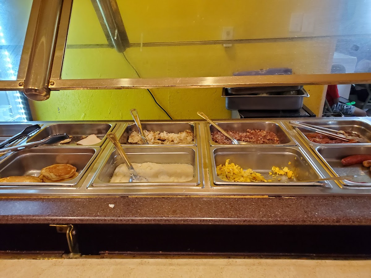 H&L’S Restaurant Photo 3