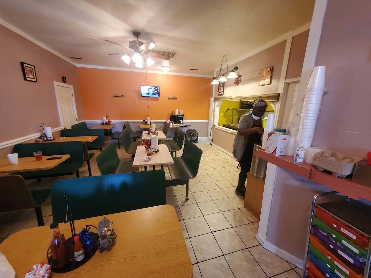 H&L’S Restaurant Photo 4