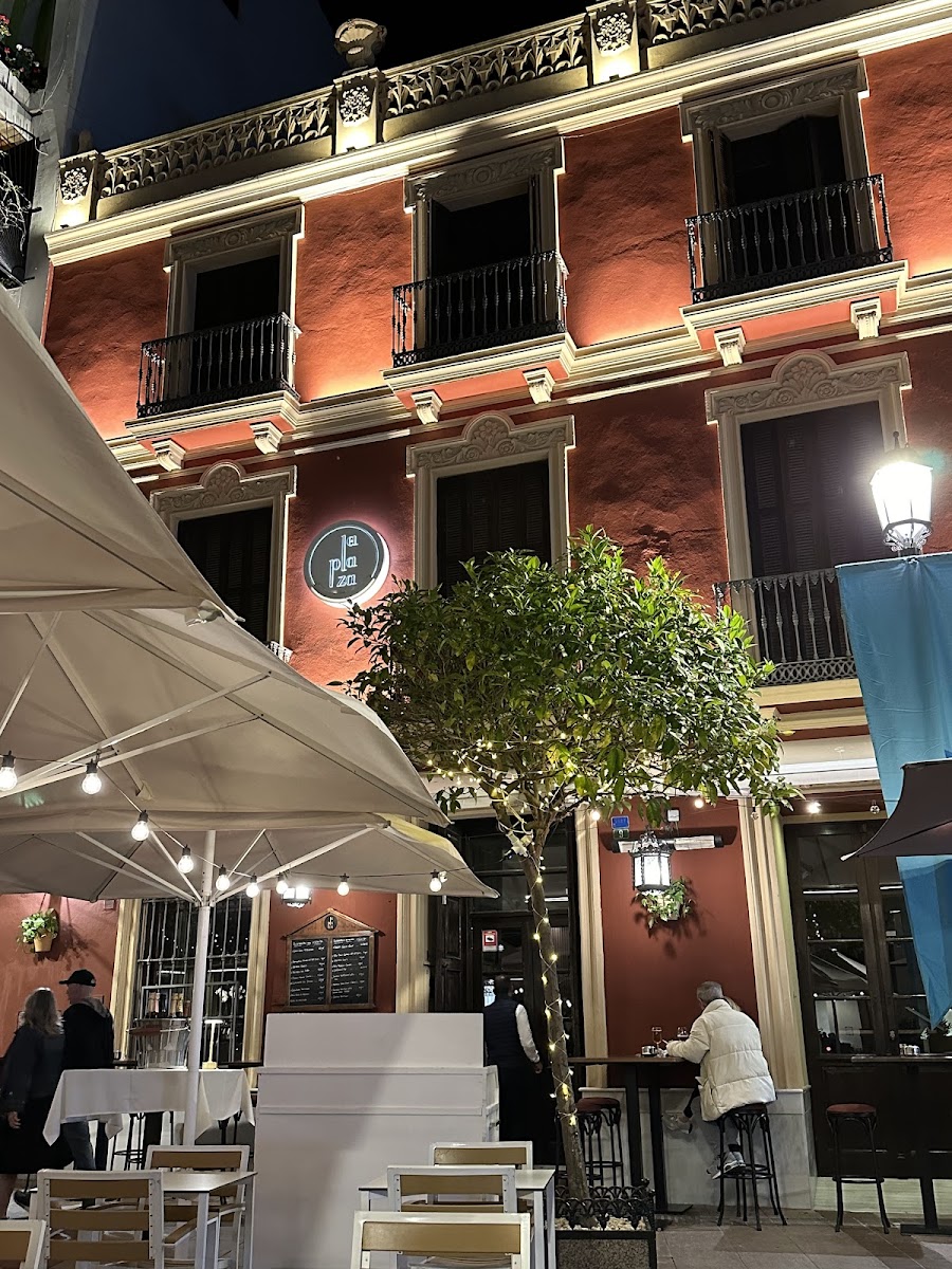 Bar Restaurante La Plaza Photo 4