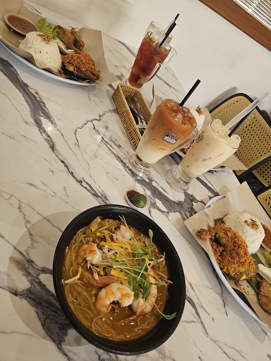Mom's Laksa Photo 5