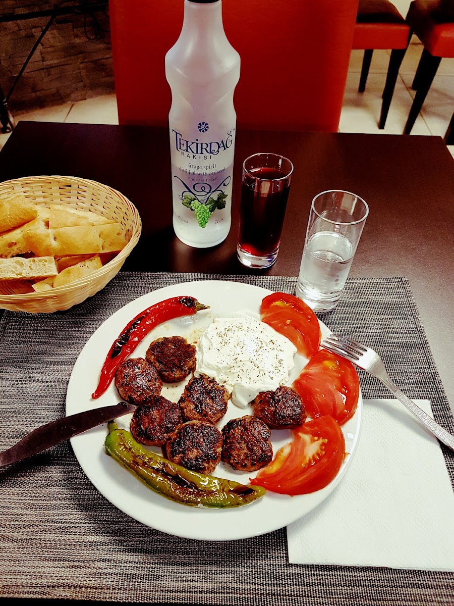 LARCHE KEBAB / CASSABA RESTAURANT Photo 10