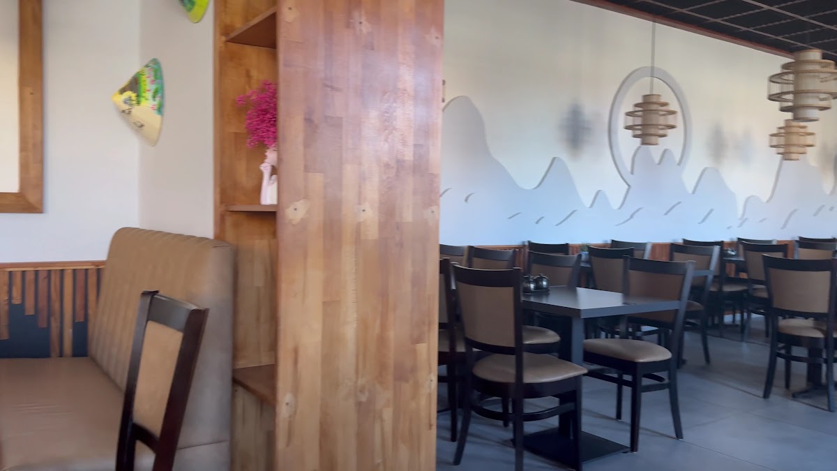 Emmy Restaurant (Vietnamesische Küche & Sushi Bar)