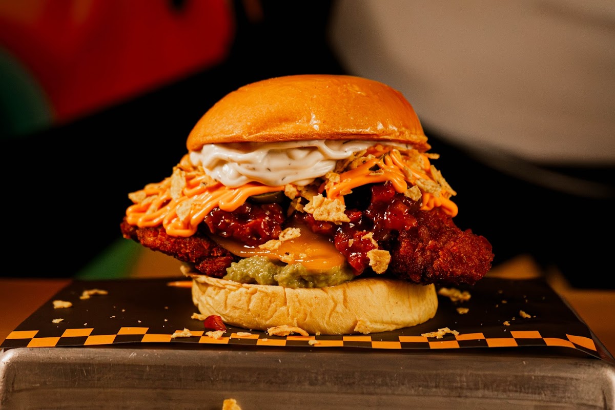 Trio Burger | Hamburguesería ALMANSA Photo 3