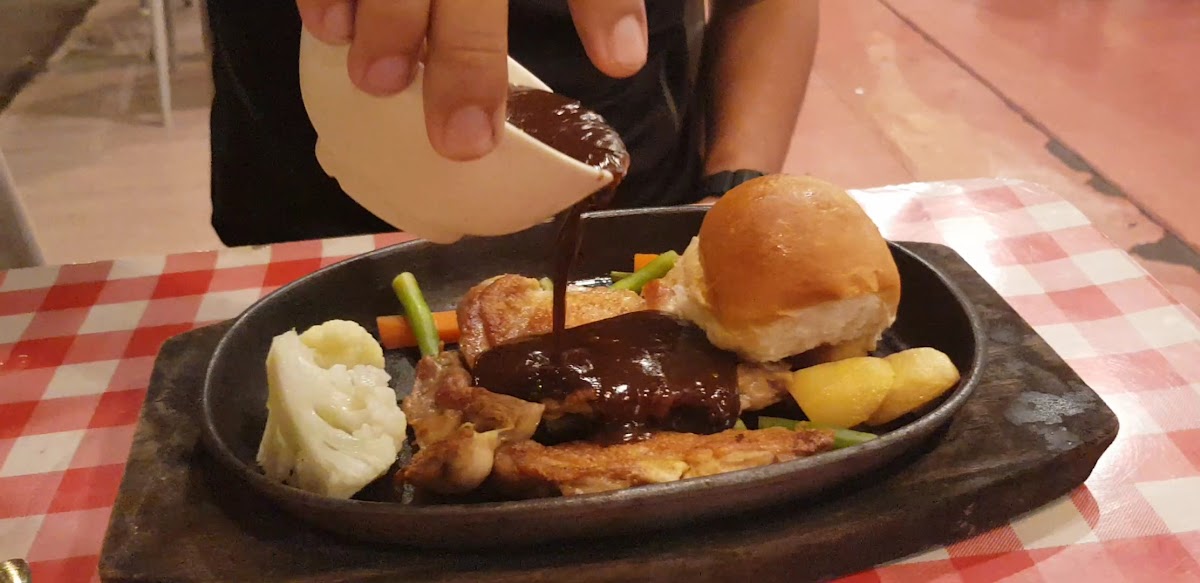 Amigo Steak & Grill Photo 2