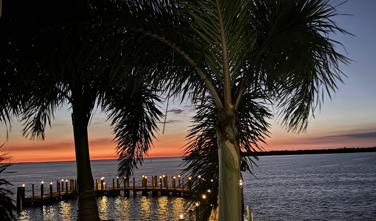 Charley's Cabana Bar Photo 3