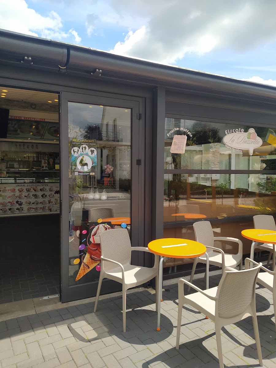LA PIAZZETTA Eisdiele Café Restaurant