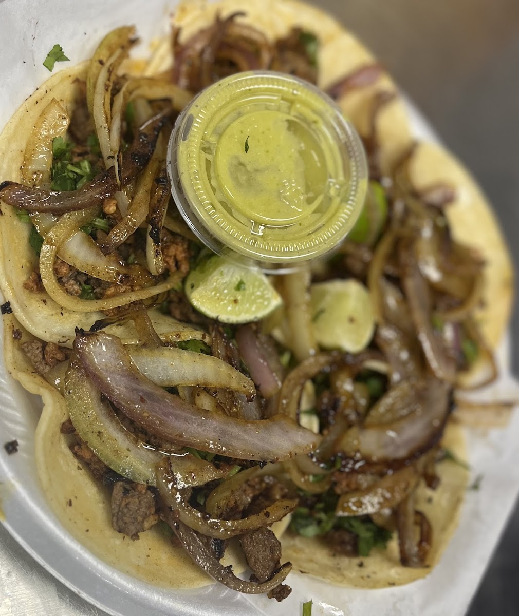 Mendoza’s Taqueria y Mariscos Photo 8