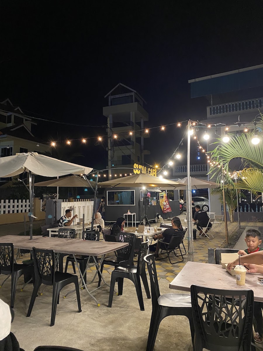 Suria Cafe by the Pool Photo 10
