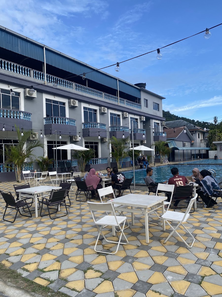 Suria Cafe by the Pool Photo 4