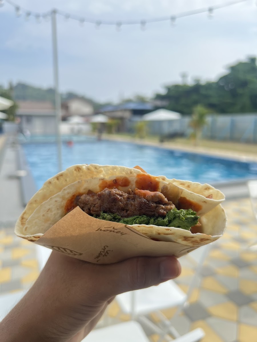 Suria Cafe by the Pool Photo 8