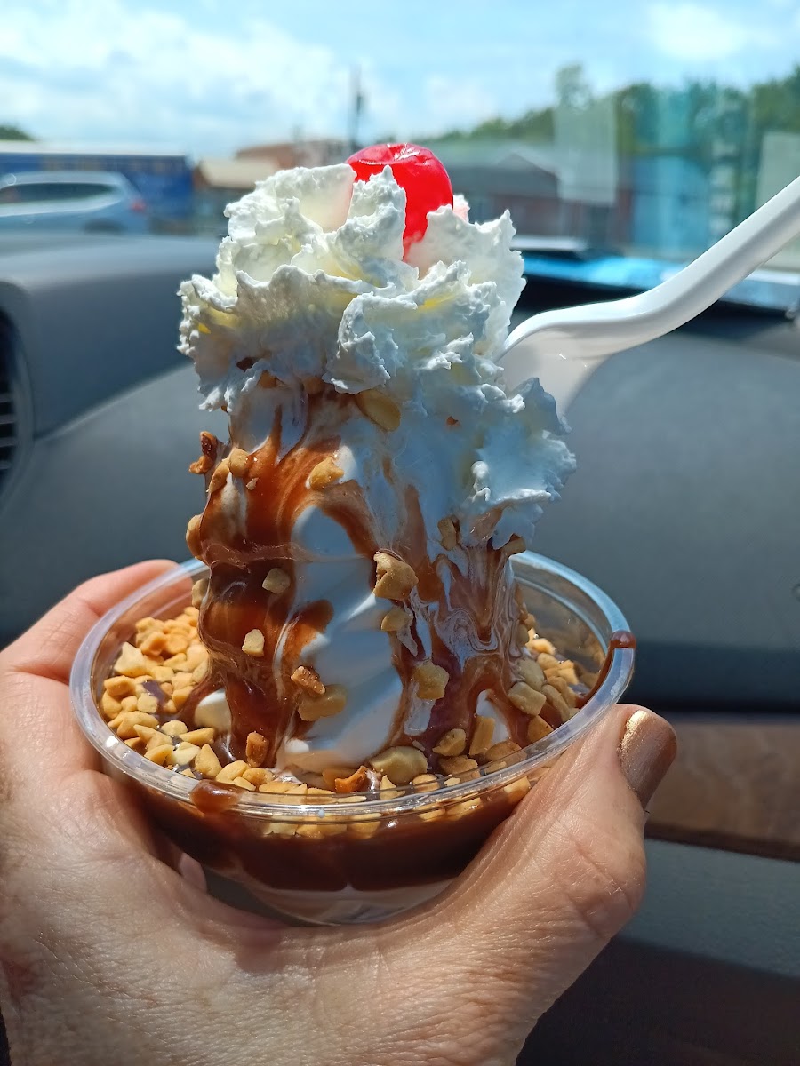 Curly Creme Soft Ice Cream Photo 9