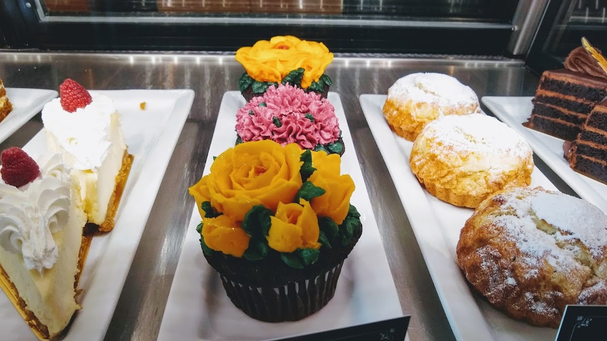 Aroma Coffee & Pasticceria - Wild Horse Pass Photo 5