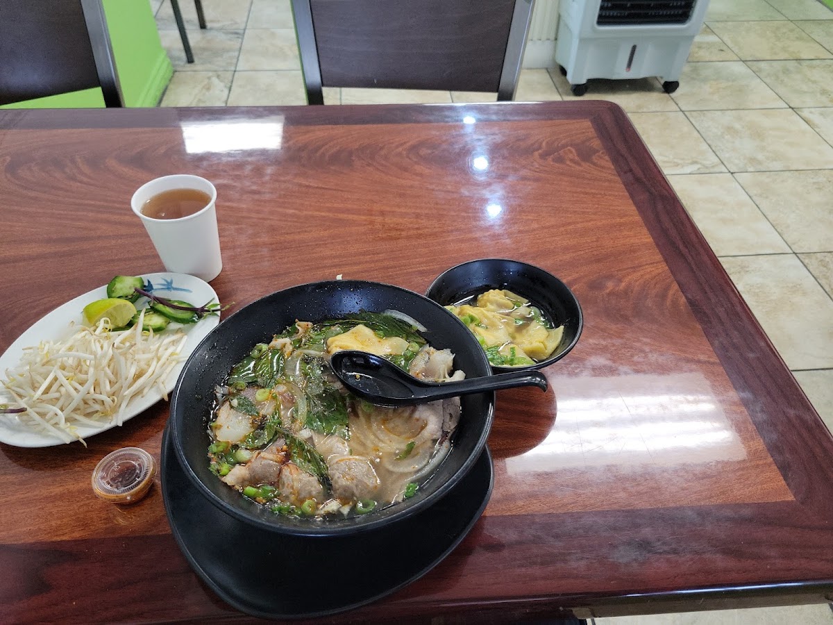M3J Bánh Mì & Pho Photo 9