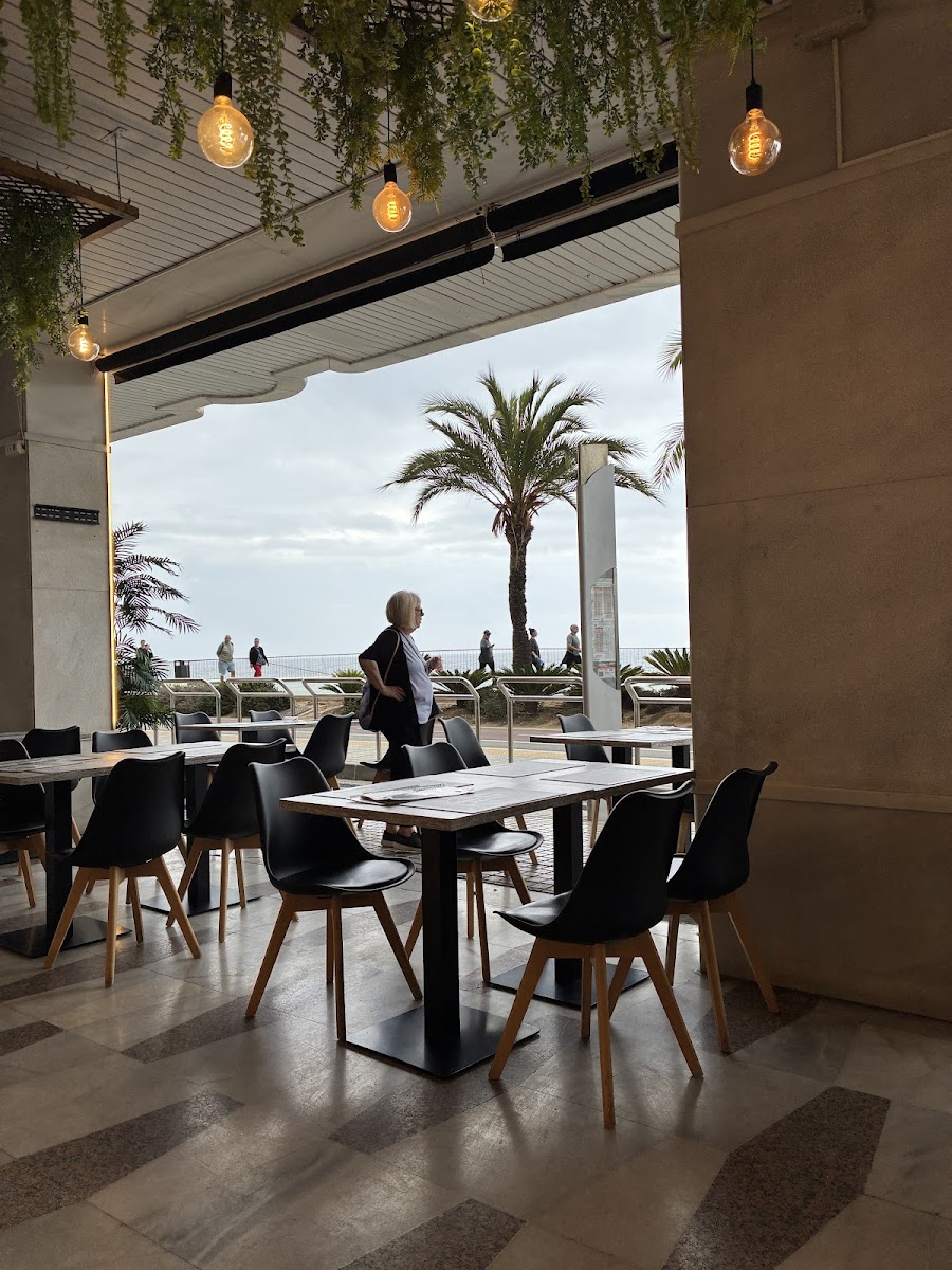 Halfway House Poniente Photo 2