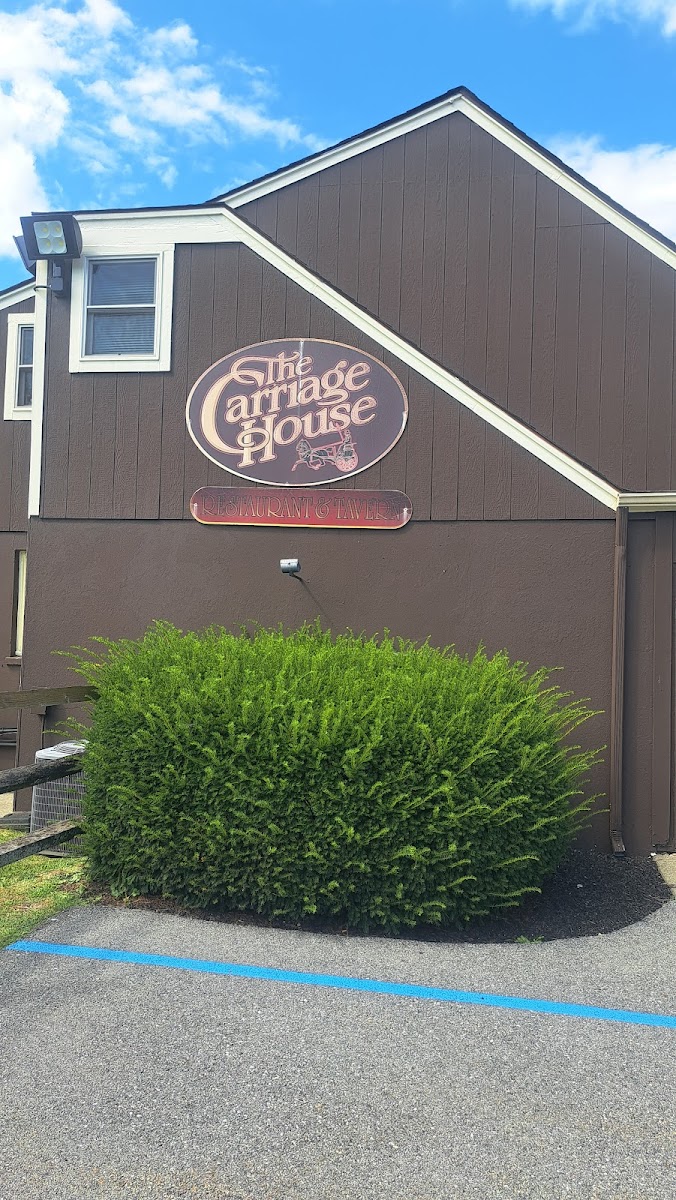 Carriage House Restaurant & Tavern