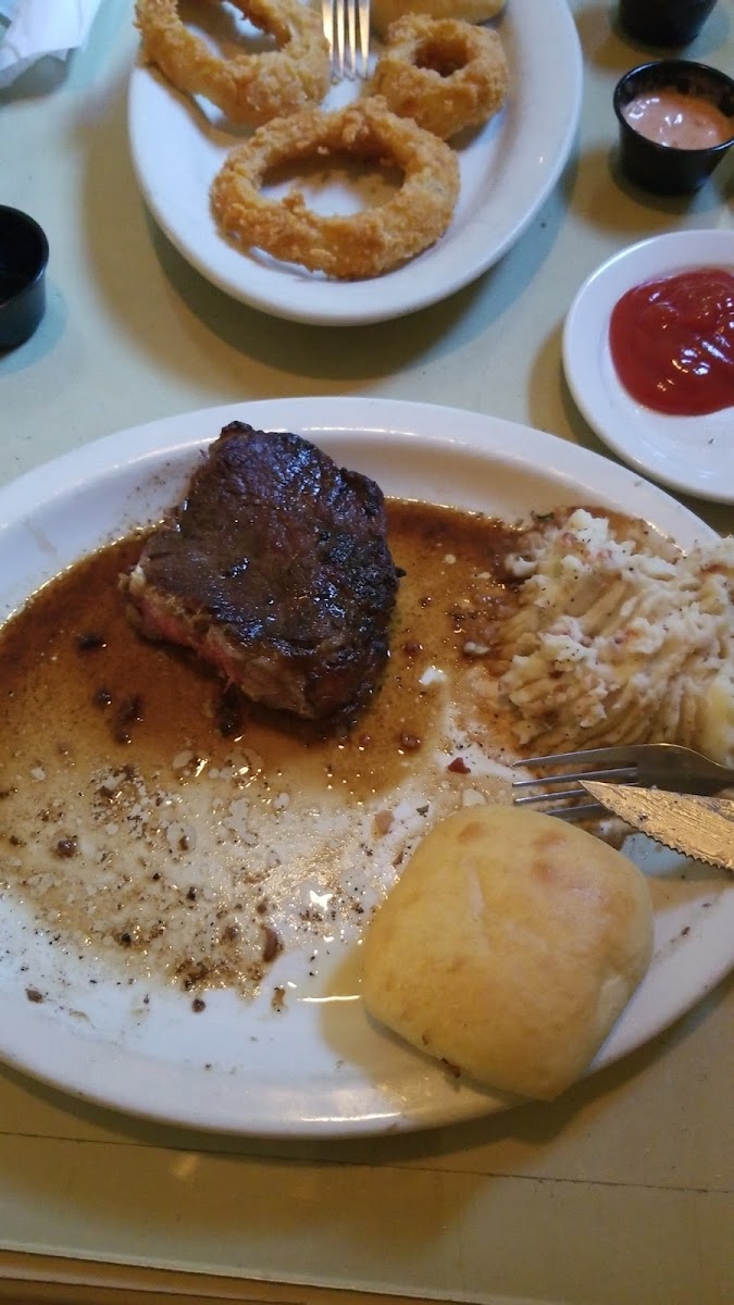Ribeye's Steak House Photo 9