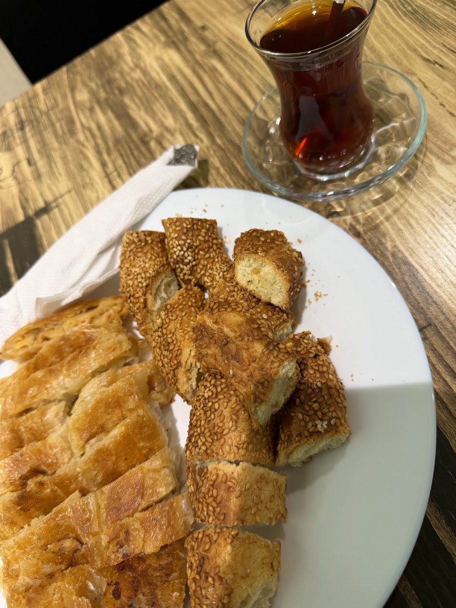 Mesken - Paris Börekçisi Photo 2