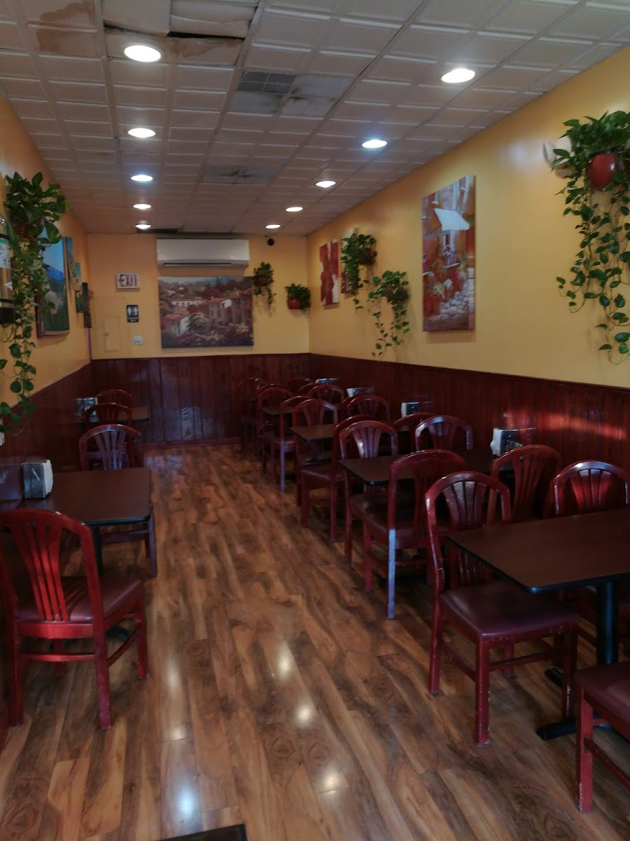 Carini Pizza Photo 10