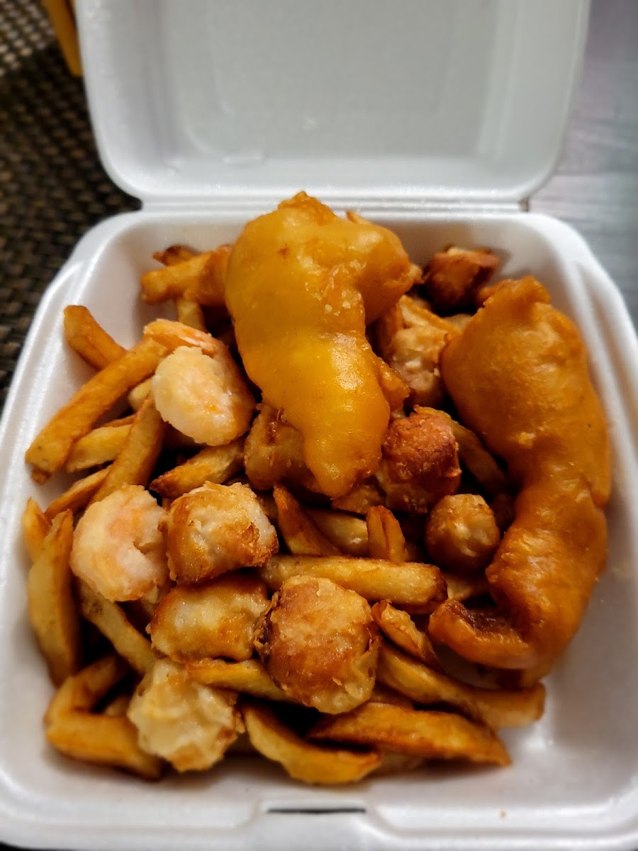 Lakeside Family Restaurant & Pizza Photo 6