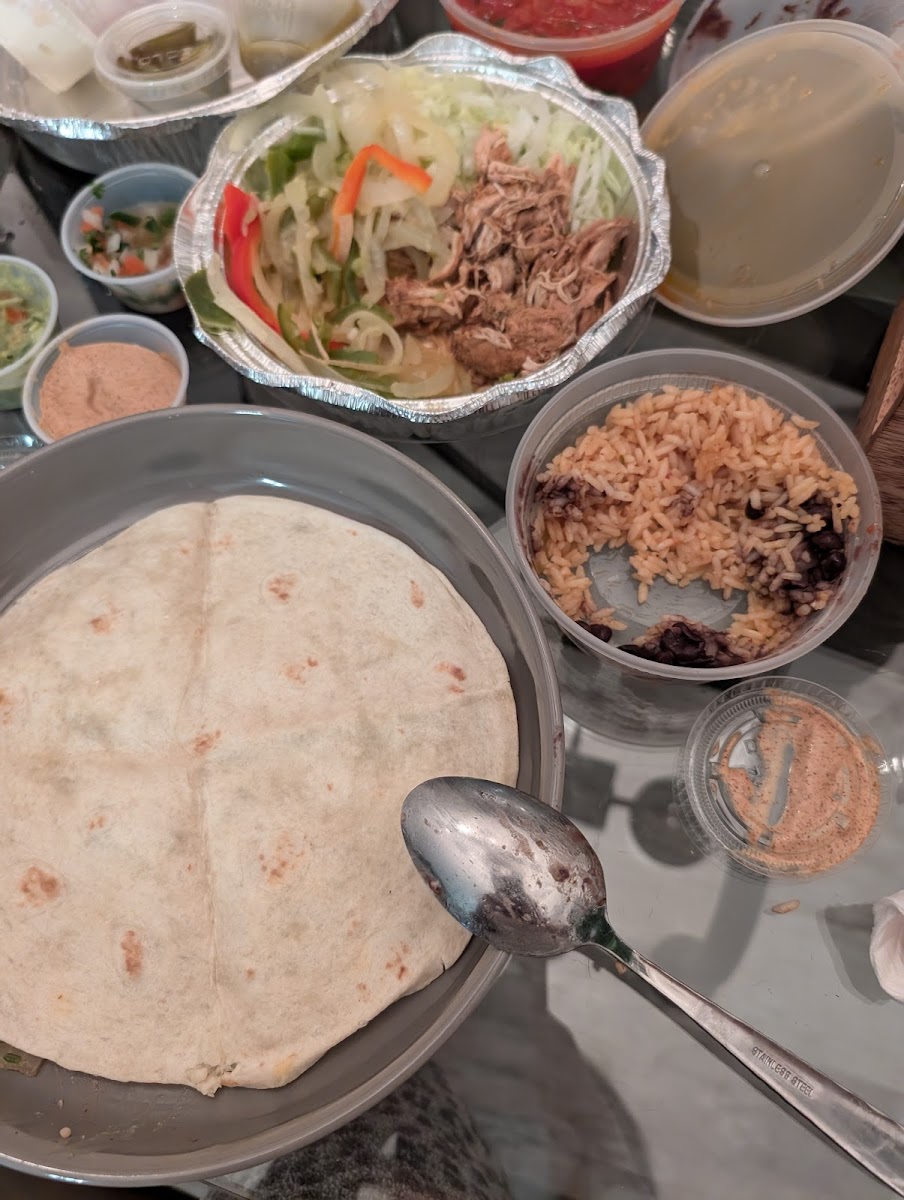 Tinga Taqueria Photo 9