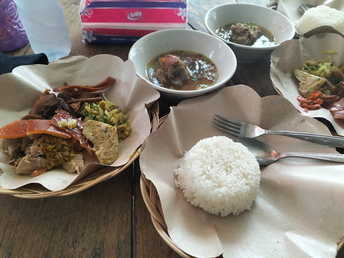 warung babi guling men lego Photo 5