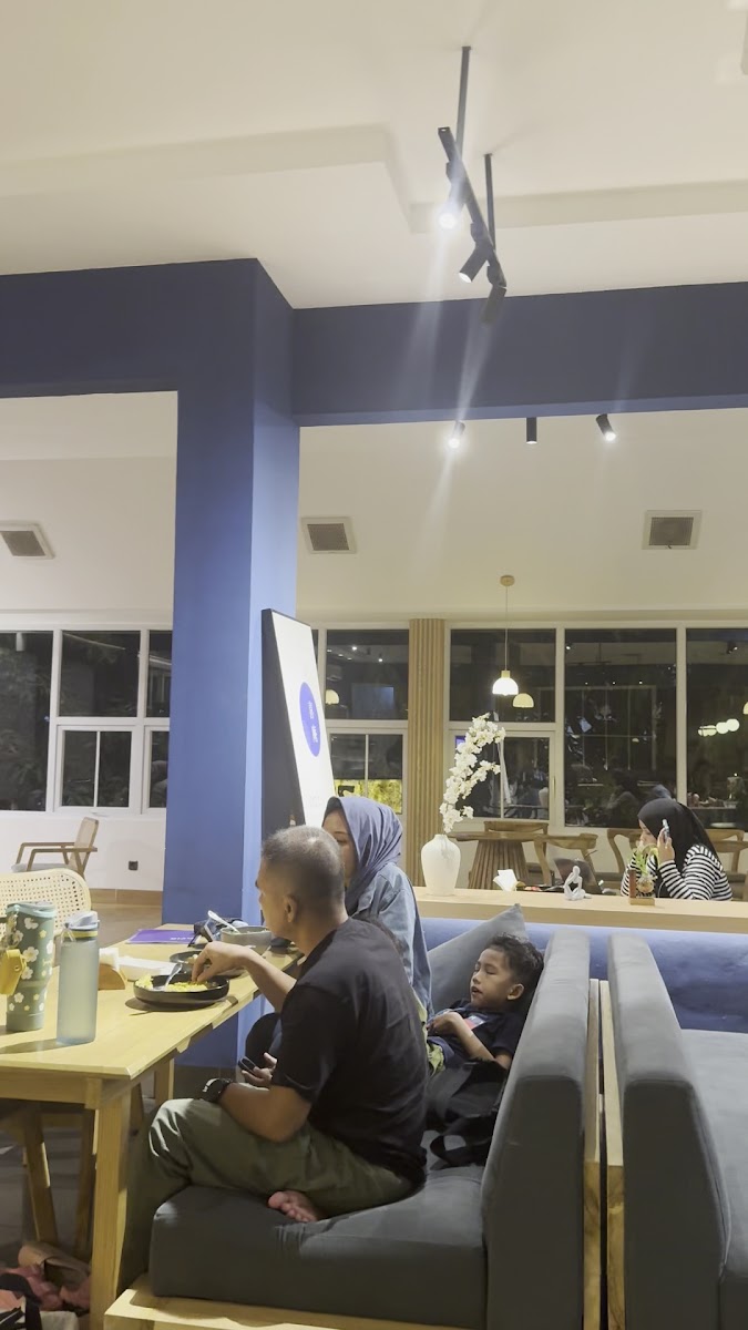 KIAN CAFE & RESTO Photo 2