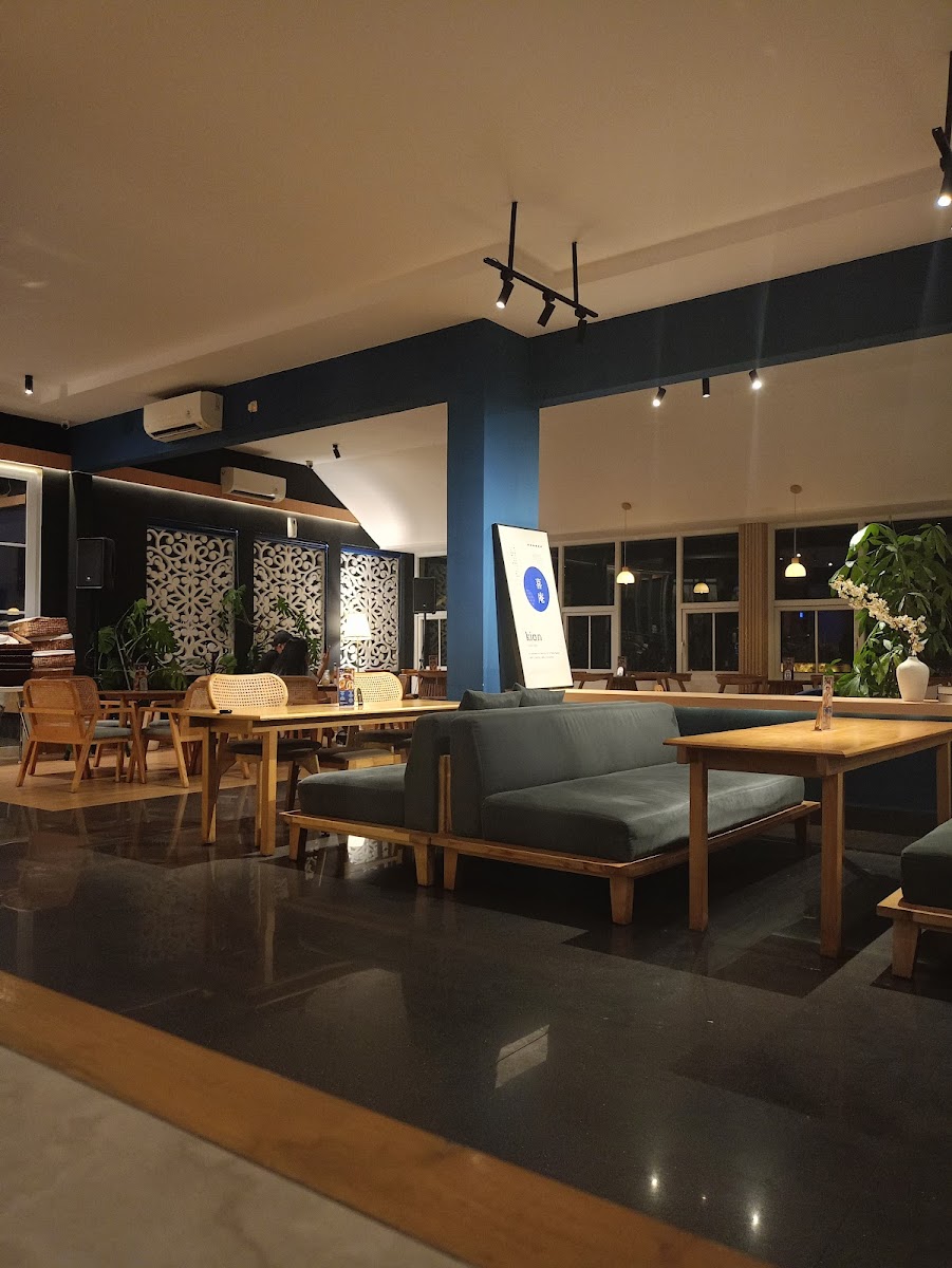 KIAN CAFE & RESTO Photo 3