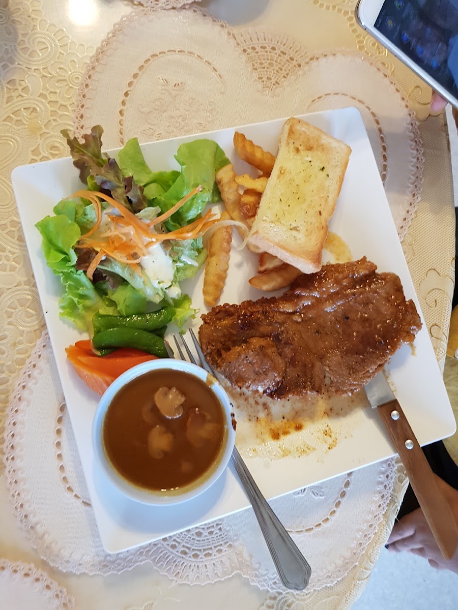 Sinthorn Steak House (Halal) & Premium Beef Buffet Photo 9