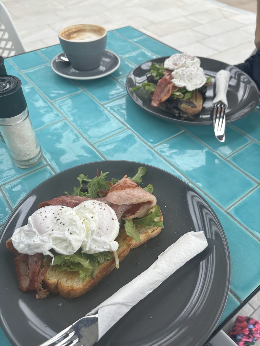 One Table Cafe - Little Mountain Photo 5