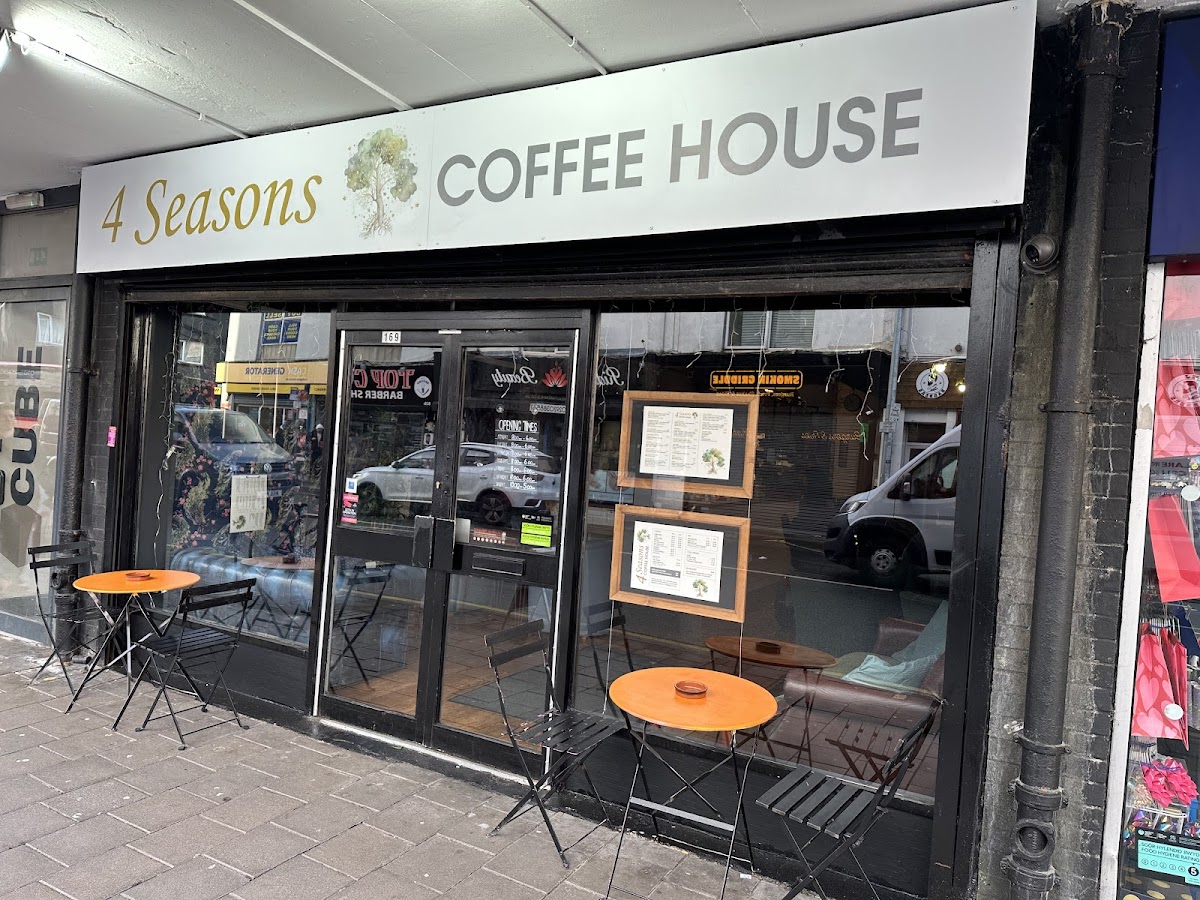 Four seasons coffee house Photo 8