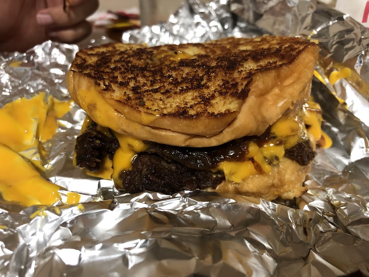 Hell's Burger Photo 3