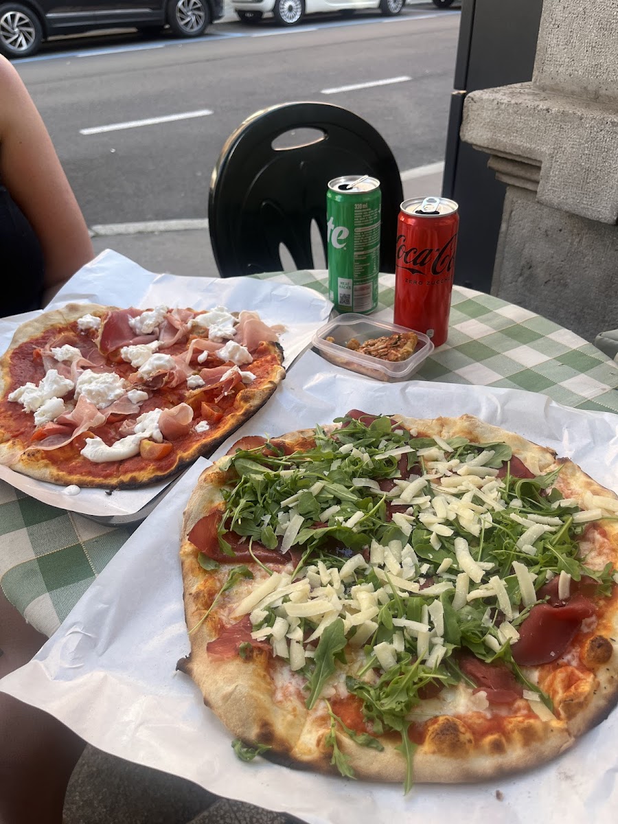 Gastronomia Pizzeria I Portici Photo 2