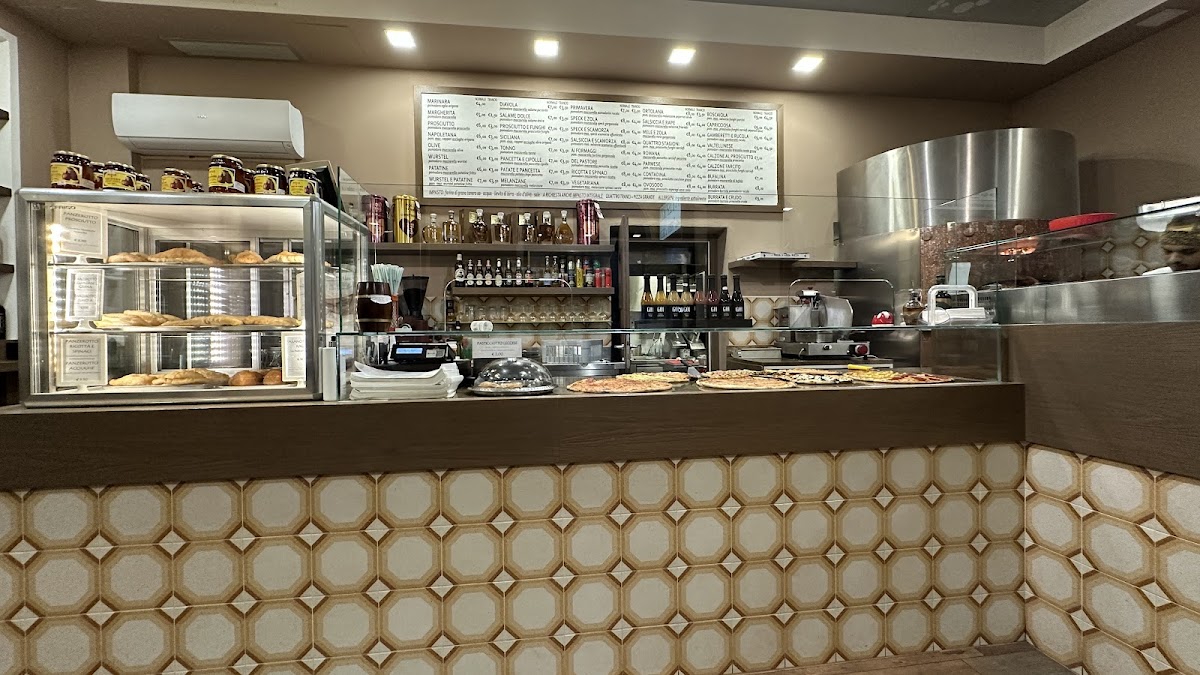 Gastronomia Pizzeria I Portici Photo 4