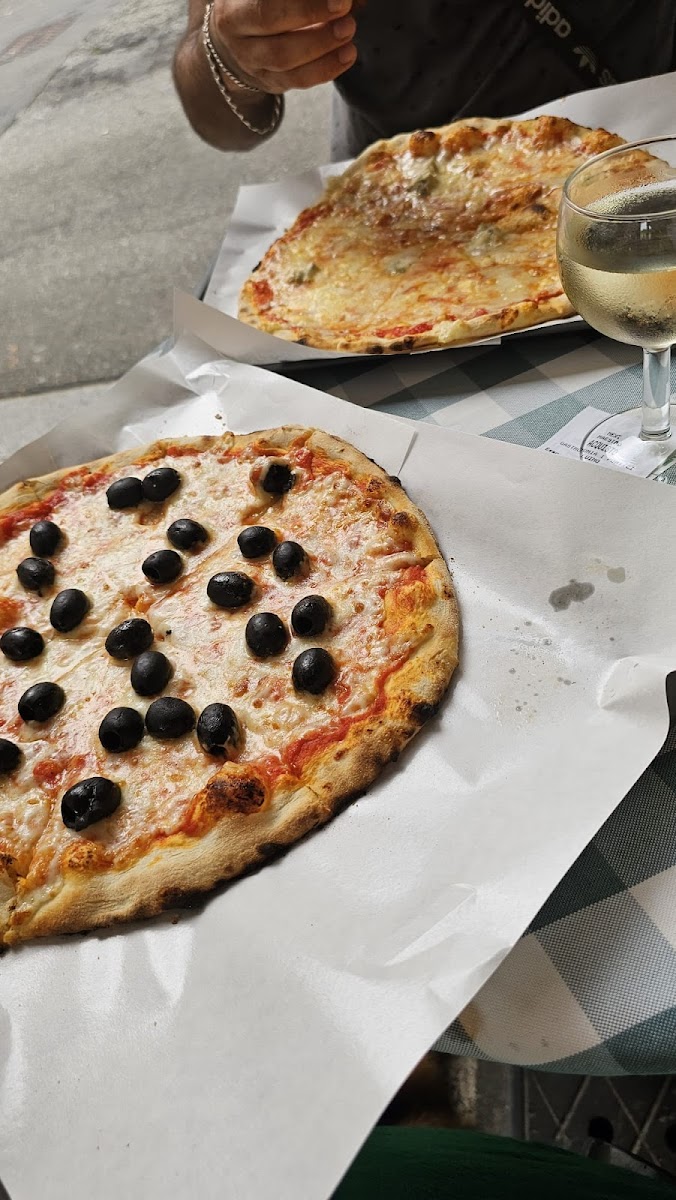 Gastronomia Pizzeria I Portici Photo 6