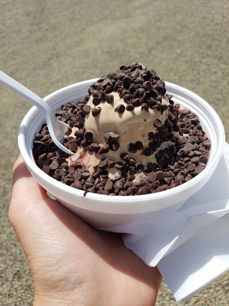 Hank's Frozen Custard Photo 6