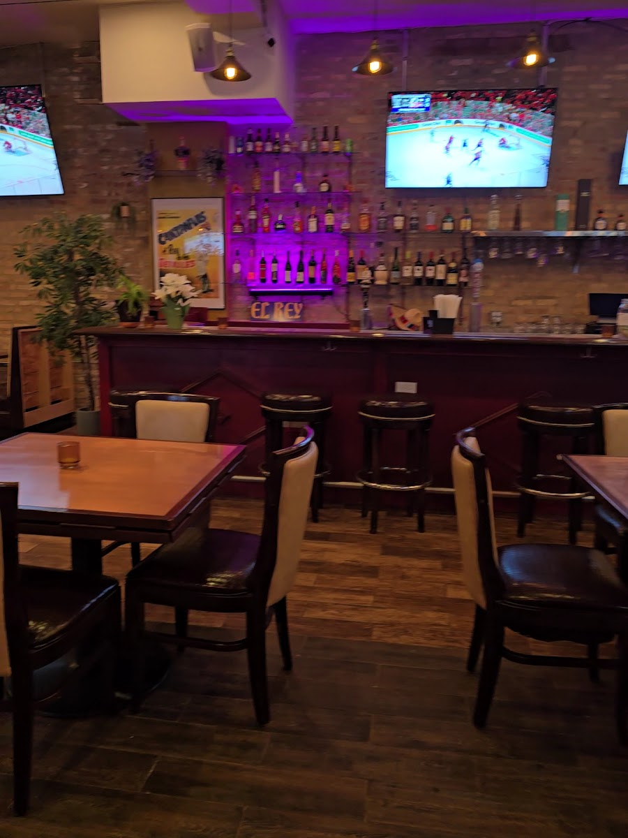 El Rey Restaurant & Bar Photo 7