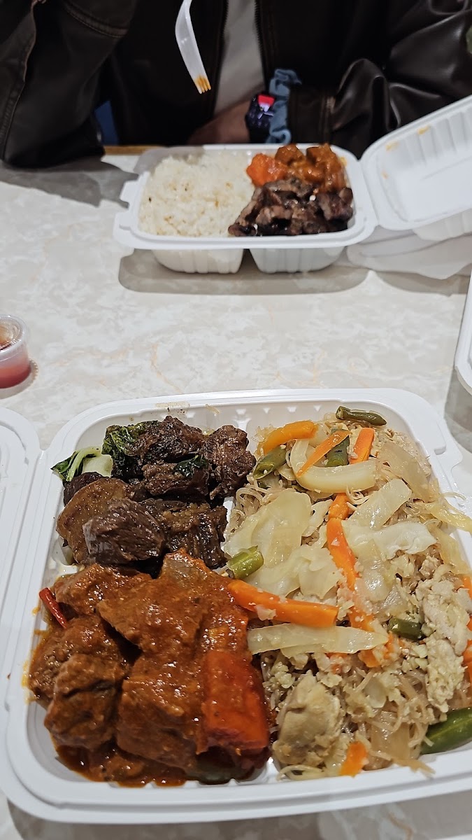 Tropical Hut Philippine Cuisine Photo 8