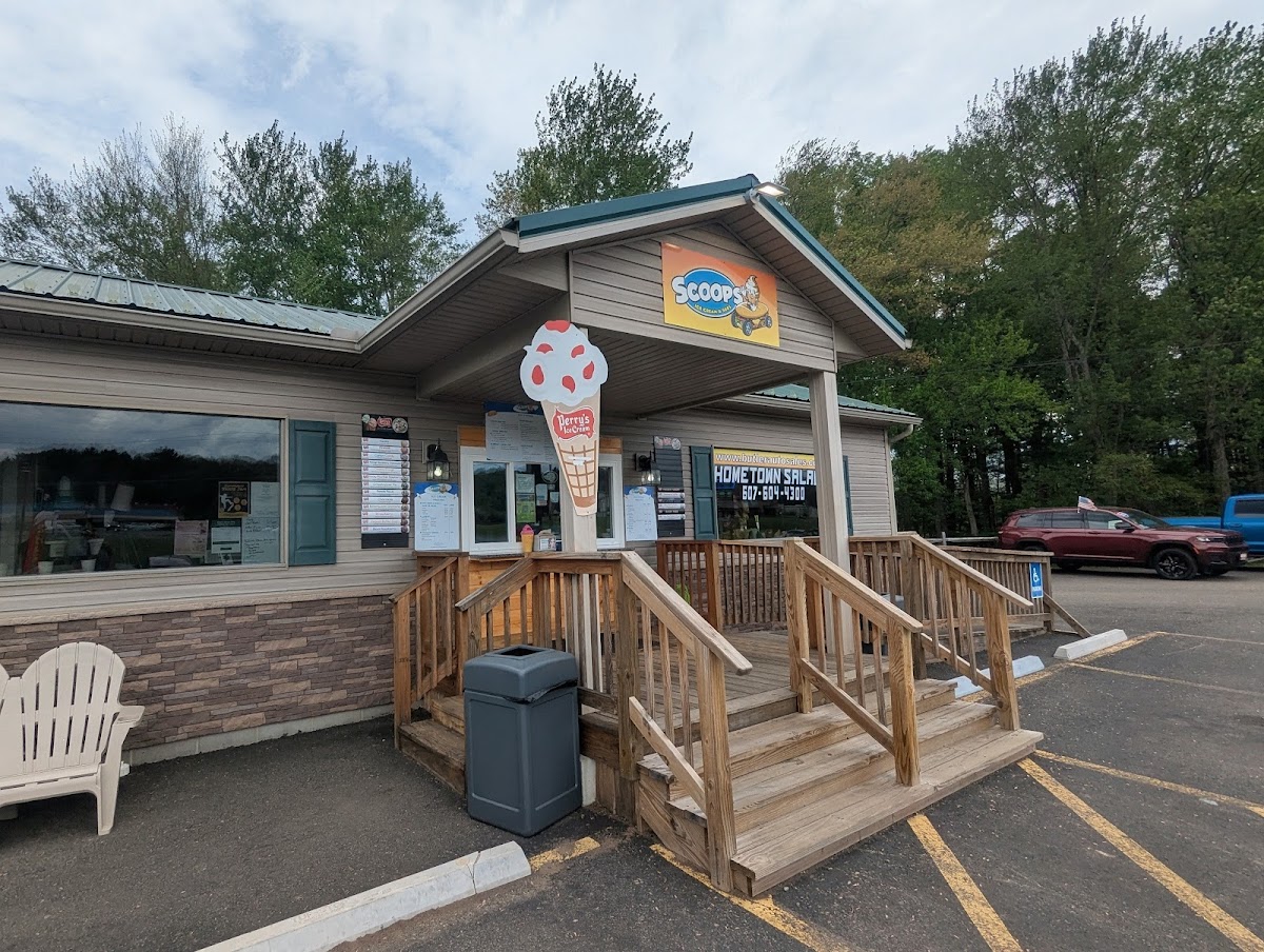 Scoops Ice Cream & Subs Photo 5