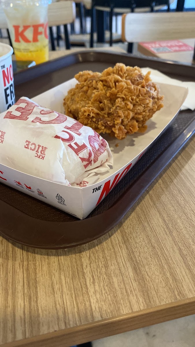 KFC Mamuju Photo 3