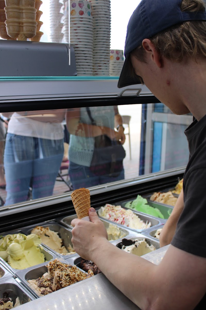 Tilly’s Ice Cream Photo 10