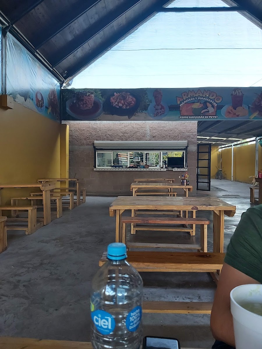 Armando Mariscos Suc. Miguel Alemán.